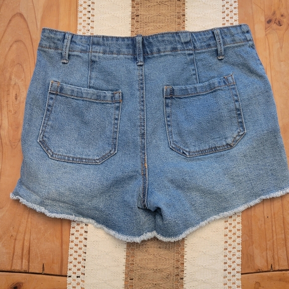 Knox Rose Shorts - Picture 7 of 7